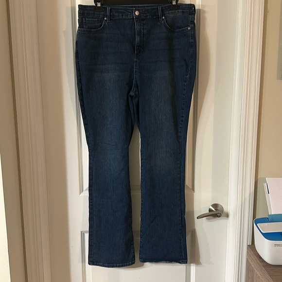 NYDJ Denim - NYDJ Billie Mini Bootcut jeans, size 18T.